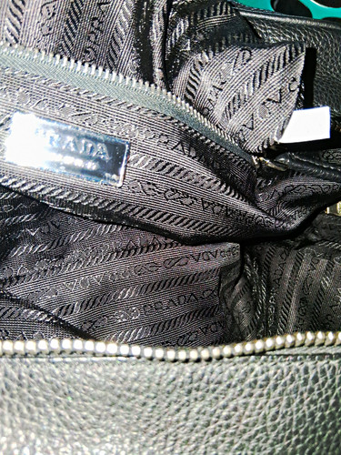 Prada medium black pebbled - medium,
