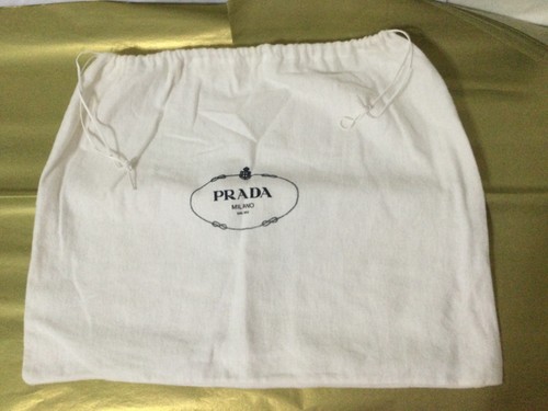 Prada milano 15 - milano, 19"