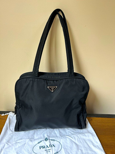 Prada milano black logo - milano,